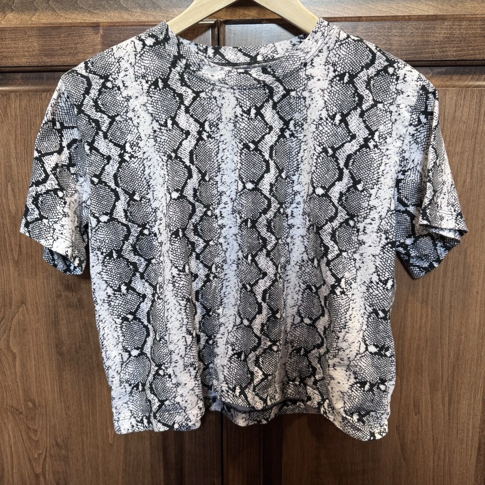 Hollister California Snake Print T-Shirt Black White Cotton‎ Tee Size Small